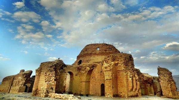 کاخ سروستان چگونه میراث جهانی شد؟، پیوند معماری باستان به عصراسلامی