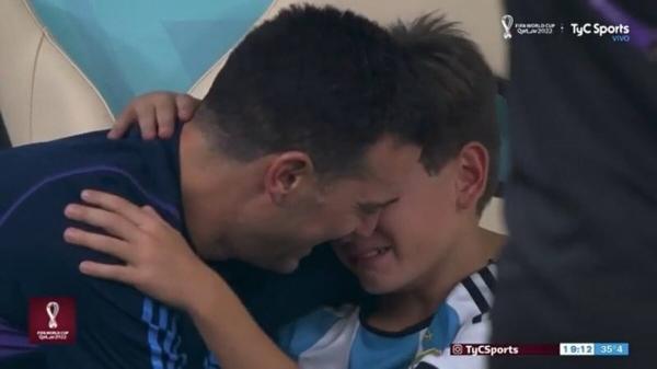 یک قاب رمانتیکم پدر، پسری در جام جهانی