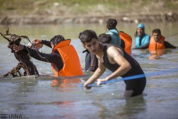 تصاویر لحظه دلهره آور نجات جوان غرق شده در سد بوکان