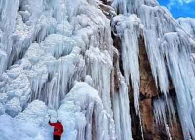 این آبشار یخی در چند کیلومتری تهران است